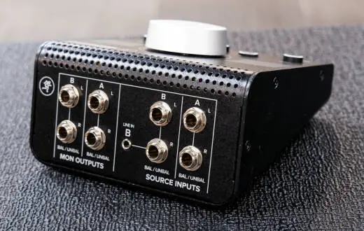 Mackie - Passive 2x2 Studio Monitor Controller 2